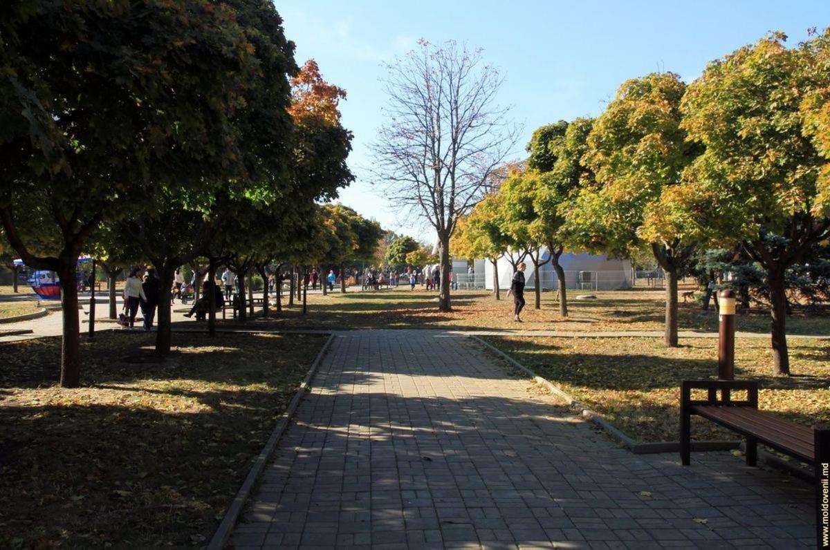 Afganskii Park Apartment Chisináu Exterior foto